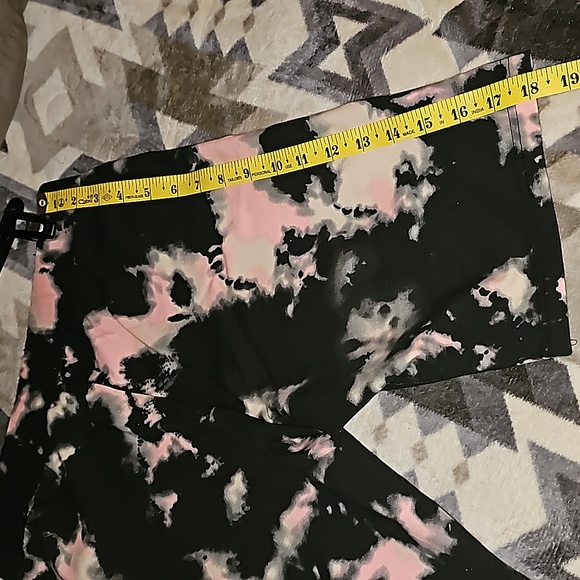 Pink Floyd Shorts - Picture 15 of 16